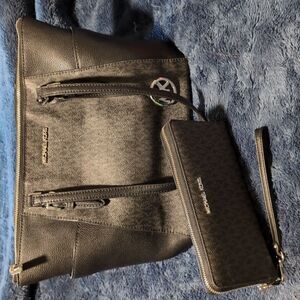 2 PC Michael Kors Charlotte Large Tote with Wallet